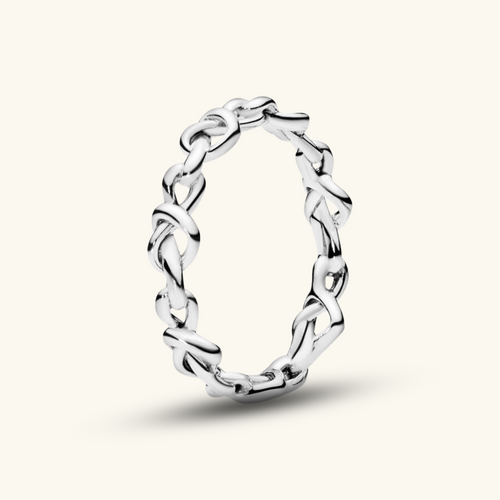 Verknotete Herzen Ring